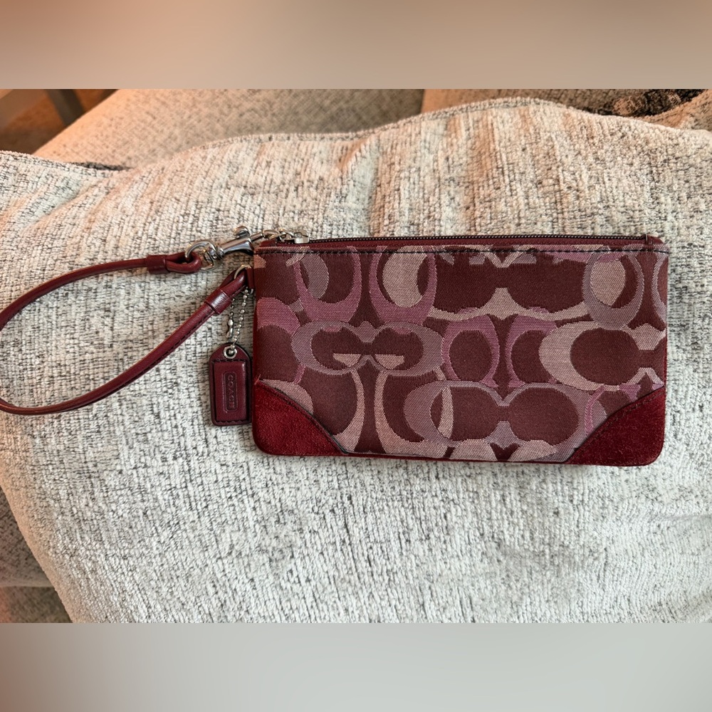 Coach Vintage NWOT Y2K Burgundy&Pink Signature Canvas&Suede Wristlet 7x4